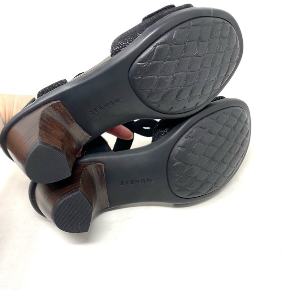 Aravon Medici T Strap Sandals Black - Picture 4 of 7